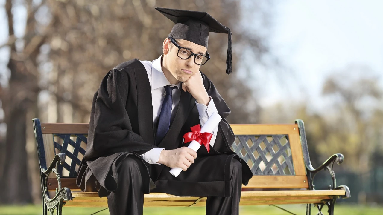 NÉyÉ GörÉ AzÉrbaycanda Ali TÉhsil MüÉssisÉlÉri ÆmÉk Bazarının TÉlÉblÉrinÉ UyÄun Kadrlar Hazırlaya Bilmir?